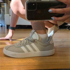 VL court 3.0 grey and white Adidas sneakers